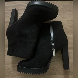 NWOT JLo Booties